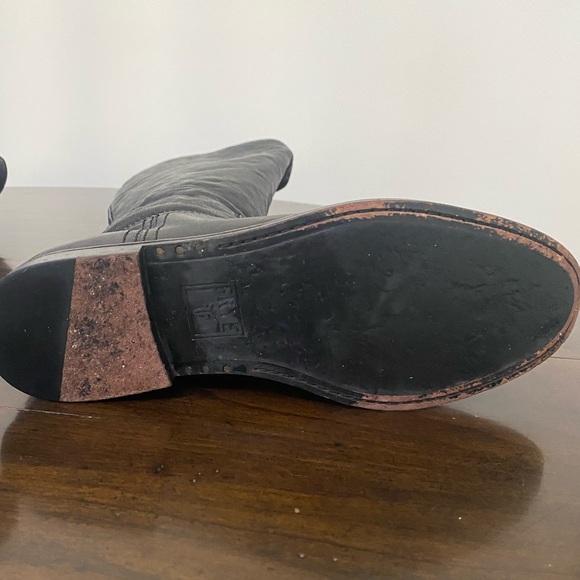 Frye Anna inside zip boot, size 8 - Picture 7 of 9